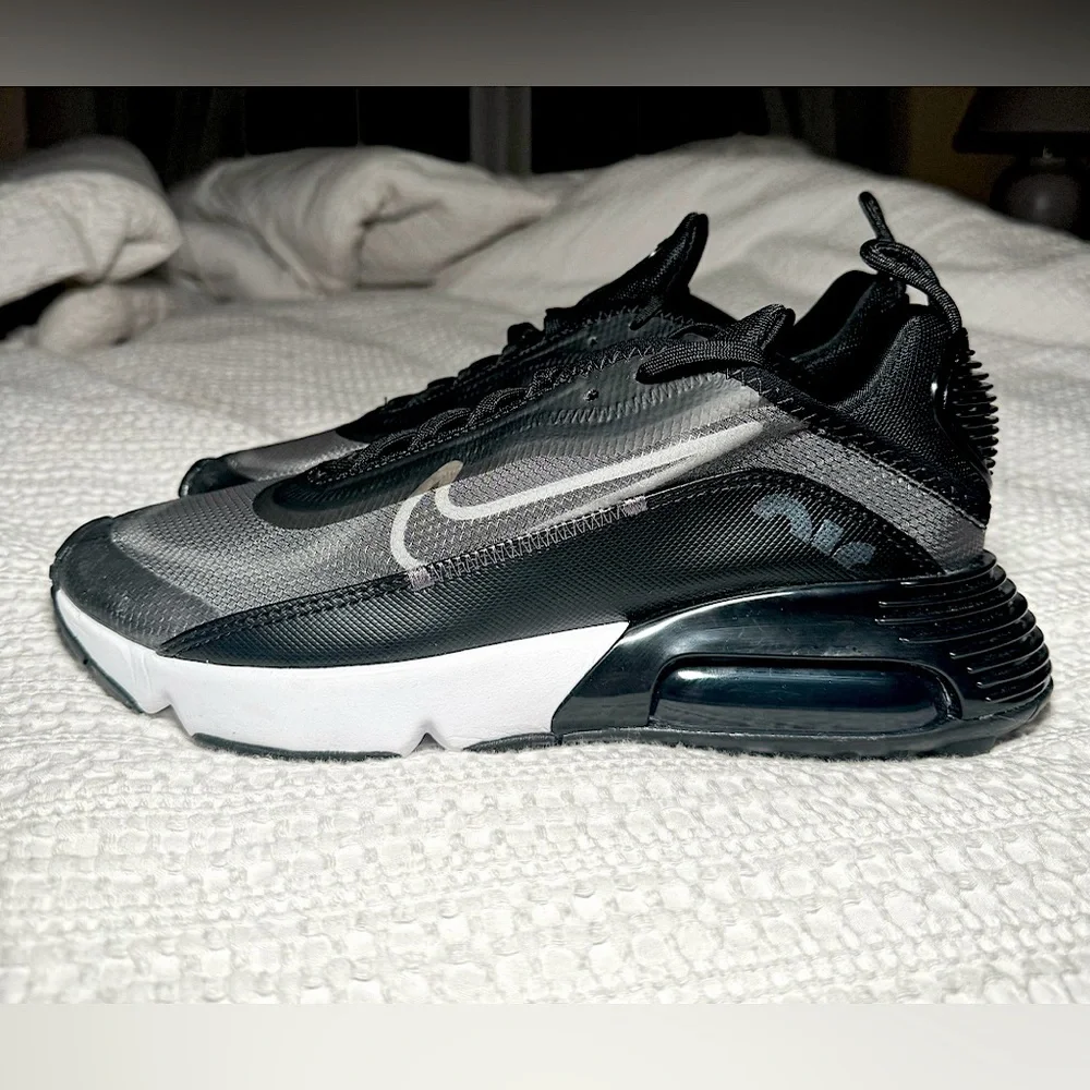 NWOB‼️- NIKE AIR MAX 2090 Running Sneakers (Black/Grey/White) -M 8.5 / W 9.5 - Picture 7 of 15